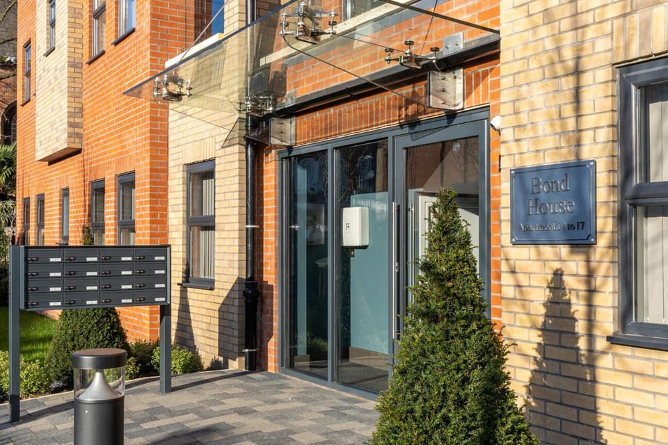 Bond House by Celador Apartments Hotel in Reading