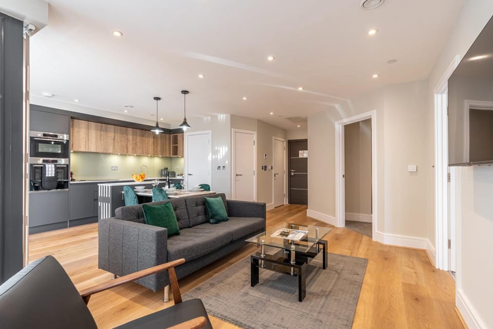 Bond House by Celador Apartments Hotel in Reading