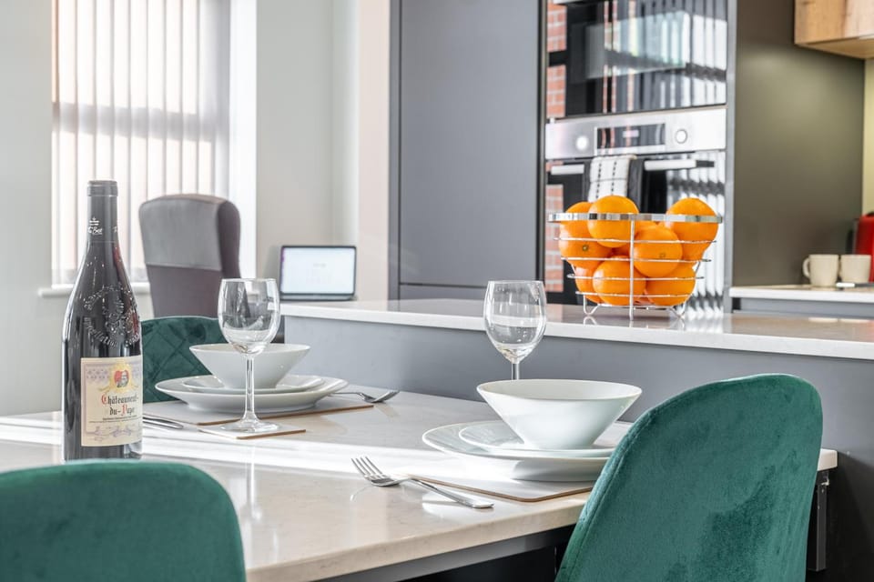 Bond House by Celador Apartments Hotel in Reading
