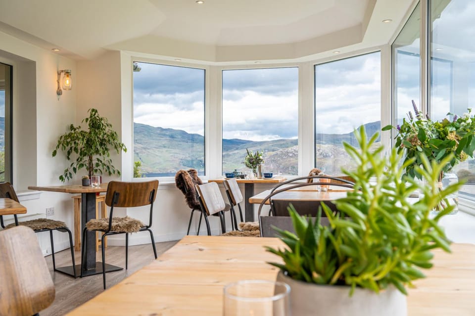 Newton Lodge Hotel in Scotland