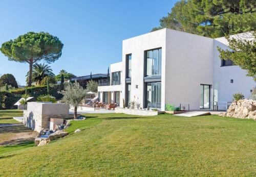 Villa SOHA - Luxury Bed & Breakfast Hotel in Mouans-Sartoux