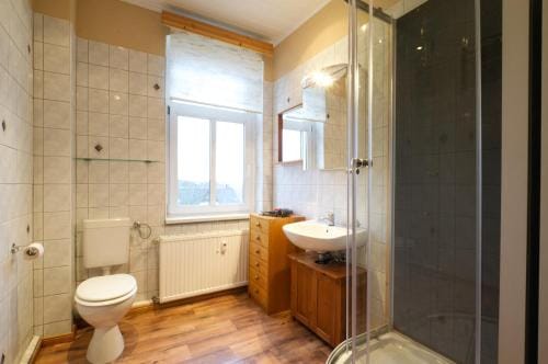 EF29-Zimmer am Busbahnhof Hostel in Erzgebirgskreis