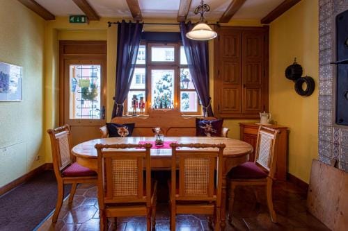 Das Buttner- Im Herzen von Schneeberg - Fruhstuck buchbar - Parkplatz Hotel in Erzgebirgskreis