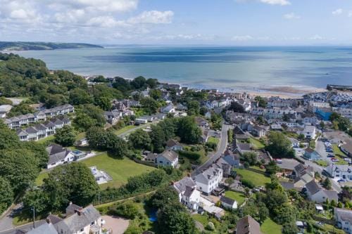 Plas Gwyn - Large Cottage, Walk to Beach Hotel in Saundersfoot