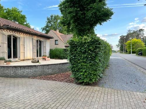 B&B Monroe Hotel in Flanders