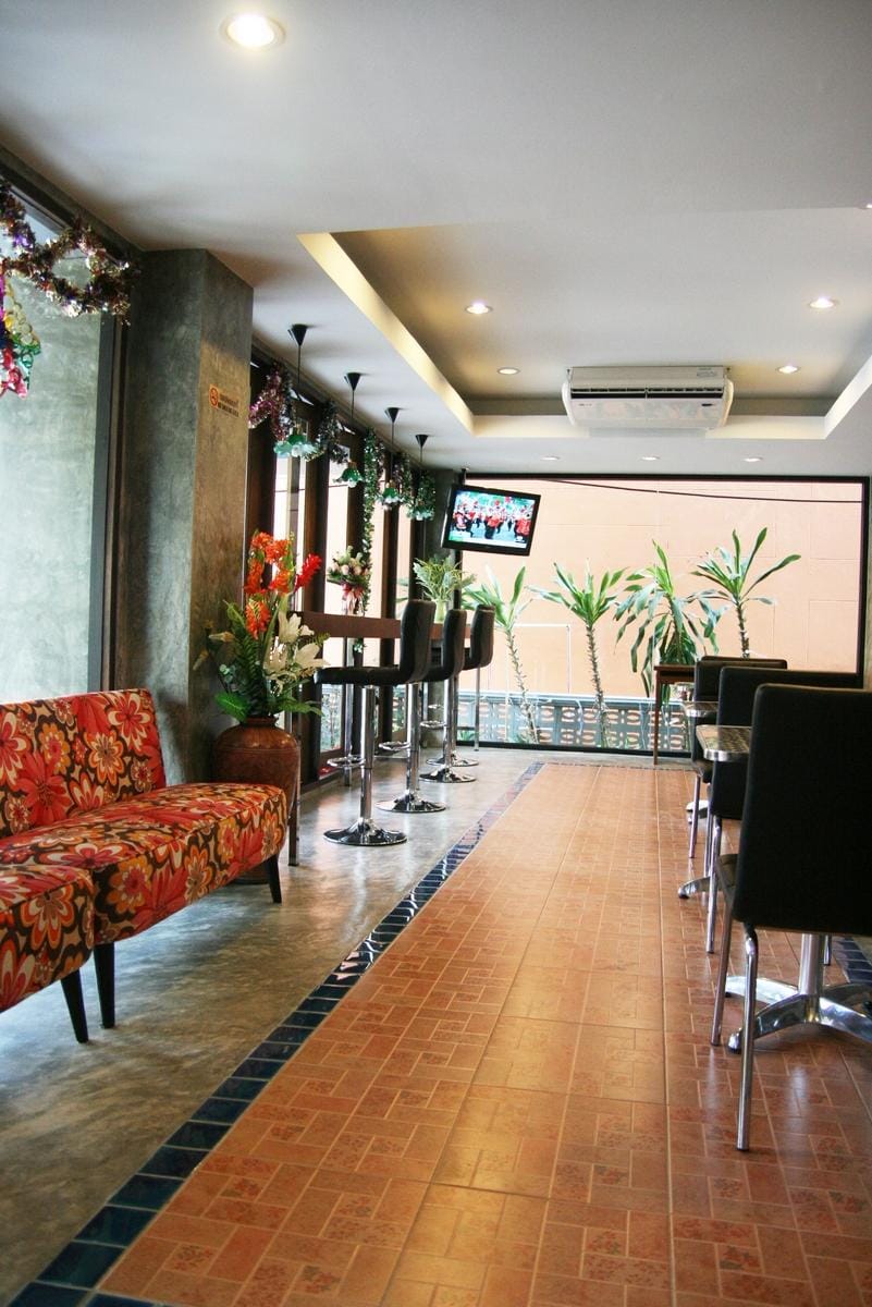 Sunshine House Hotel in Chiang Mai
