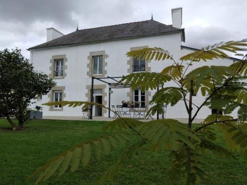 La Jacarandiere Hotel in Brittany