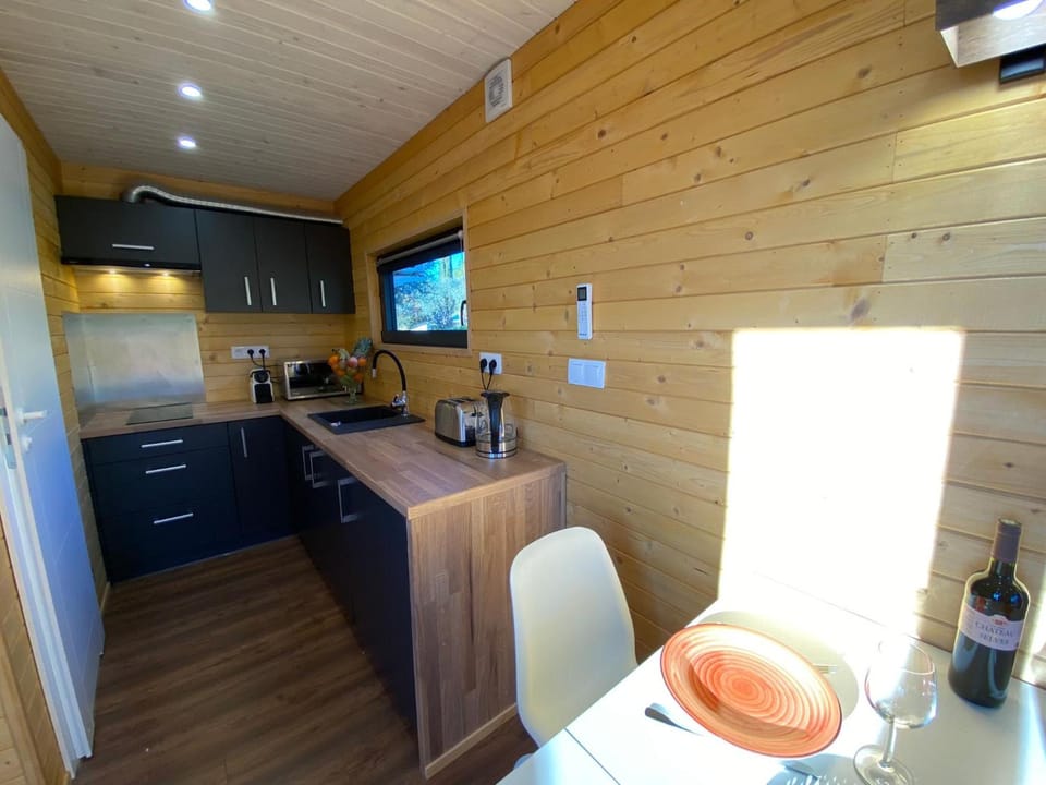 Les lodges de l'oliveraie de Virevent Lodge in Mouans-Sartoux