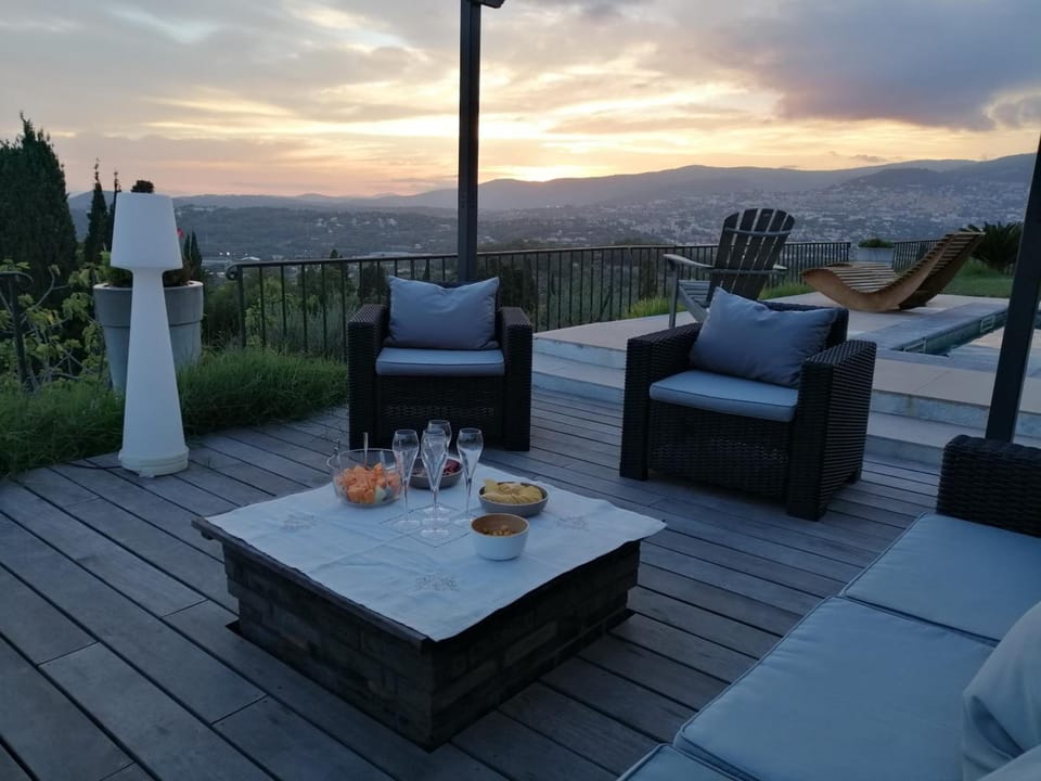 Les lodges de l'oliveraie de Virevent Lodge in Mouans-Sartoux