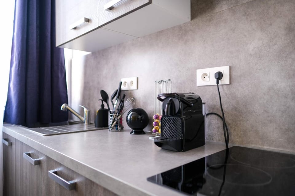 Studio en plein centre de Saint-Omer - a 5 min de la gare, parking gratuit Hotel in Hauts-de-France