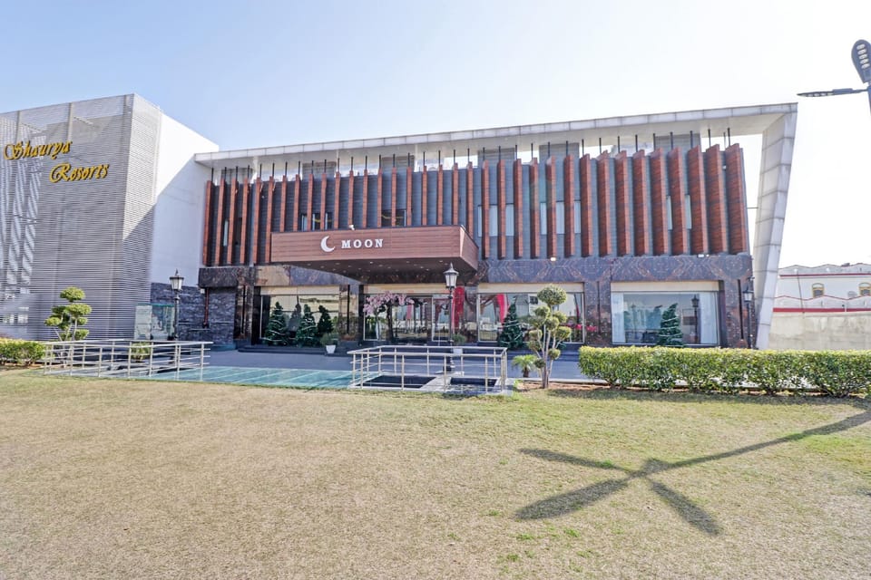 Collection O Moon Hotel in India