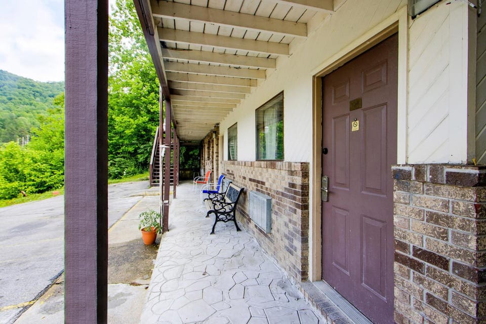 OYO Hotel Chapmanville Inn, WV - Hwy 119 Hotel in West Virginia