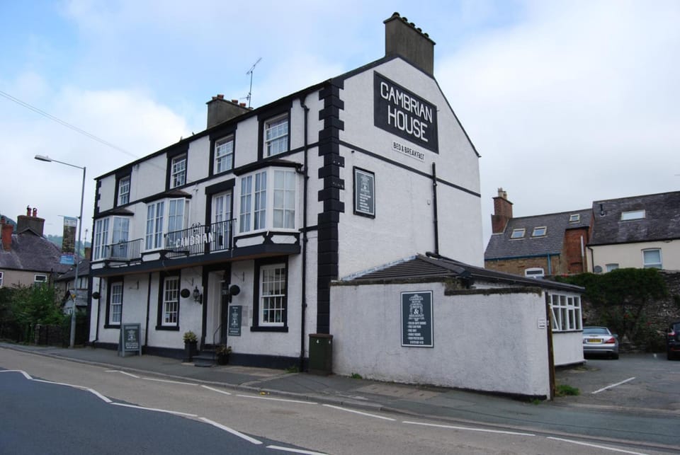 Cambrian House Hotel in Llangollen