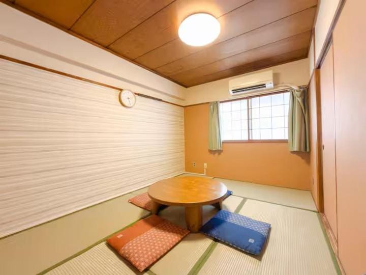 Sankōpoyuu Nippombashi Inn in Osaka