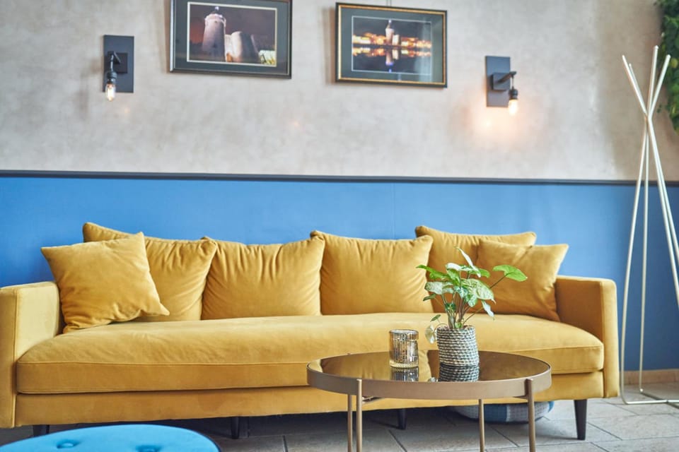 Logis Hotel de la Tour Libourne Hotel in Fronsac