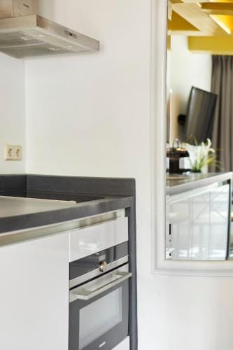 Modern Canal House Loft - City Center Hotel in Amsterdam