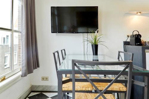 Modern Canal House Loft - City Center Hotel in Amsterdam