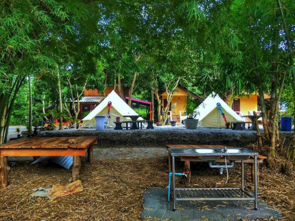 Baan Rai Pu Fa Lodge in Chon Buri Changwat