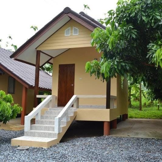 Baan Rai Pu Fa Lodge in Chon Buri Changwat