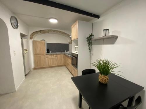 COSY & SPA Appartement Luxe JACUZZI SAUNA Suite Cristal Hotel in Avignon