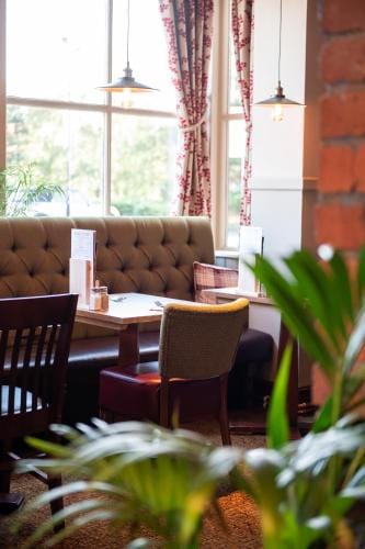 Toby Carvery Strathclyde, M74 J6 by Innkeeper's Collection Hotel in Bellshill
