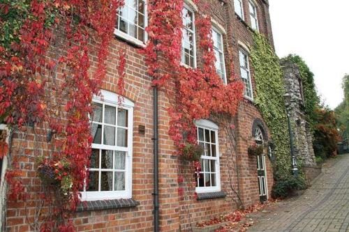 Lyndon House Inn in Walsall