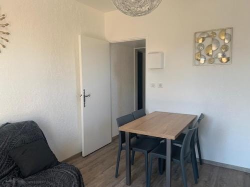 GITE / CHAMBRE D'HOTE DES CEDRES Hotel in Pont-Saint-Esprit