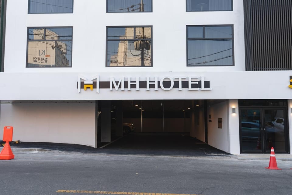 Jeonju MH HOTEL Junghasan Branch 2 Hotel in South Korea