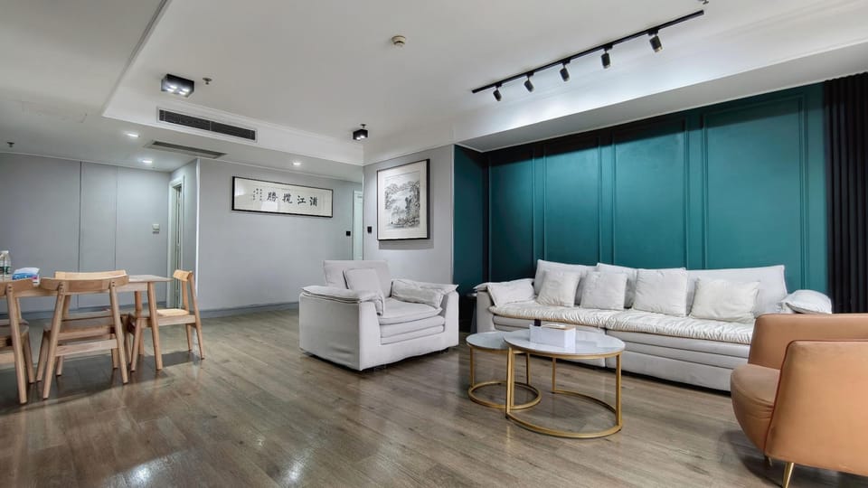 Shijiu Homestay (The Bund Branch) Hotel in Shanghai