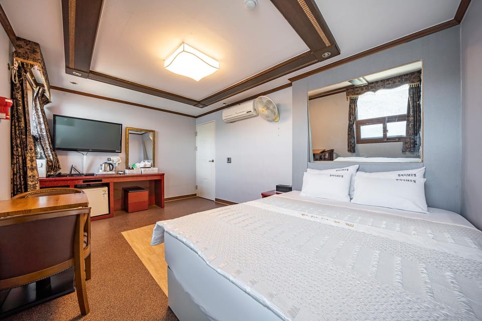 H ocean in Jinhae, Changwon Motel in Busan
