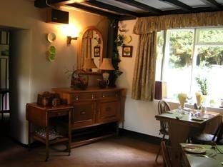 Parva Farmhouse Riverside Guesthouse Hotel in Tintern