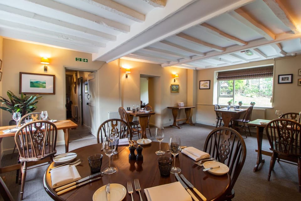 Parva Farmhouse Riverside Guesthouse Hotel in Tintern