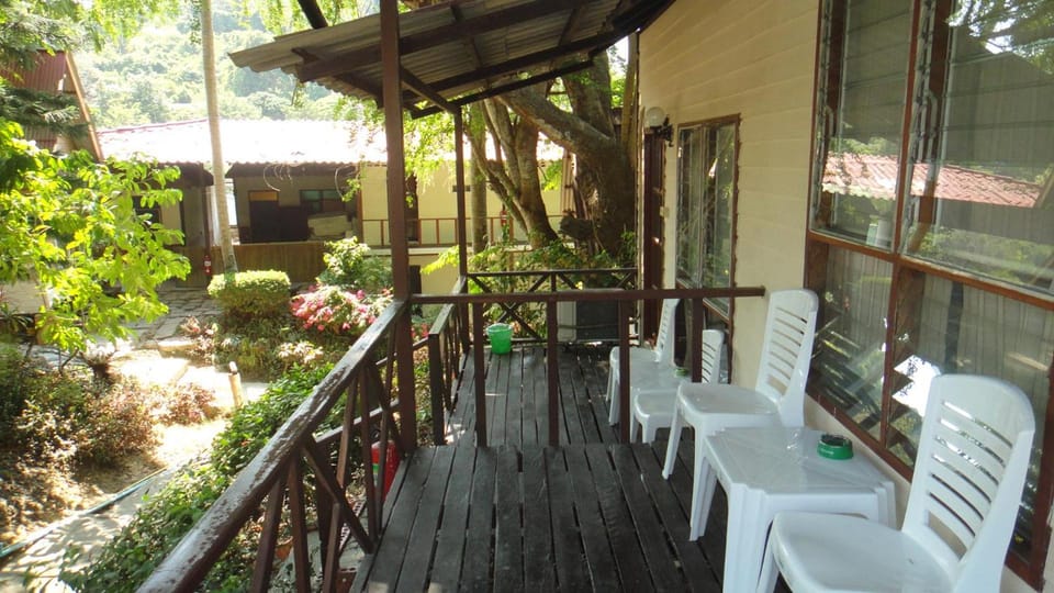 Tropical Garden Bungalow Resort in Krabi Changwat