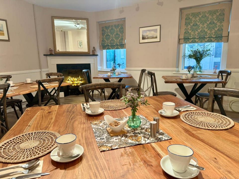 The Beacons Guest House Hotel in Llanfaes