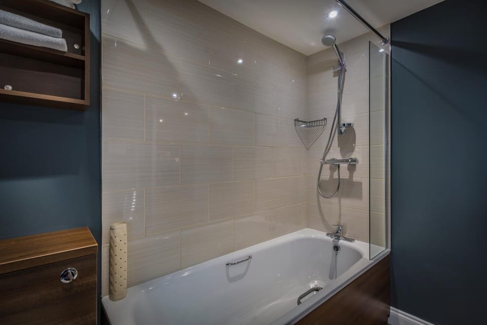 The Golden Lion Hotel, St Ives, Cambridgeshire - The Coaching Inn Group Hotel in South Cambridgeshire District