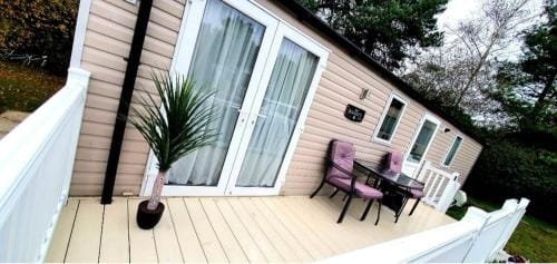 5 Geranium, Holiday Home in Oakdene Forest Park Lodge in East Dorset District