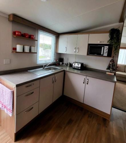 5 Geranium, Holiday Home in Oakdene Forest Park Lodge in East Dorset District