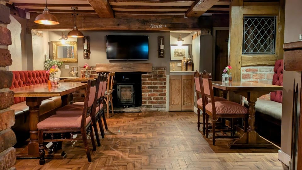 The Plough Inn & Restaurant Inn in Staffordshire Moorlands District