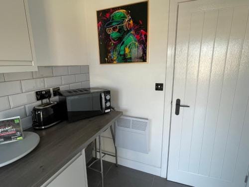 Welcome rooms 55b- Self Check-In whole apartment FULLY REFURBISHED Hotel in Swindon