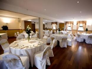 The Sitwell Arms Hotel Hotel in North East Derbyshire District