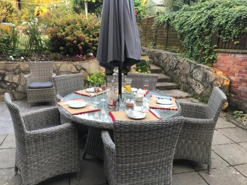 Rie's Retreat - The Amethyst Room Hotel in Glastonbury