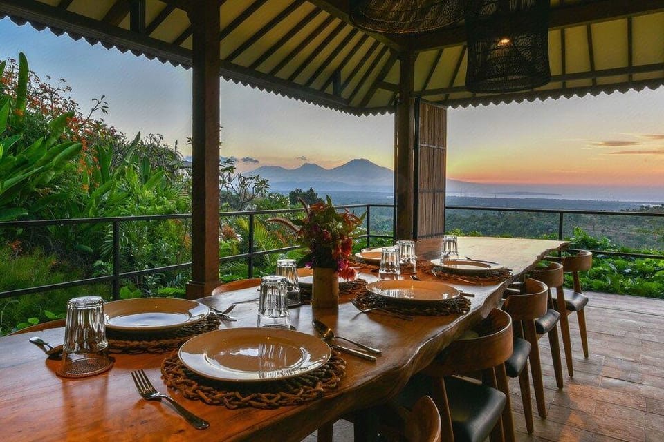 Sumberkima Hill Private Villa Retreat Hotel in Bali