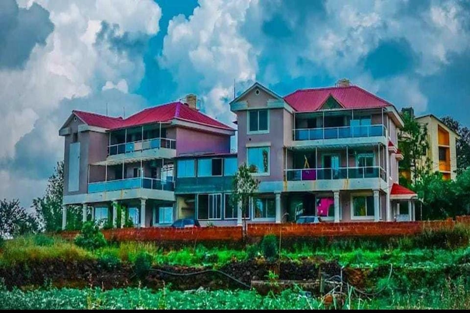 Strawberry Land Resort Resort in Maharashtra