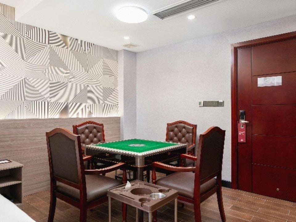 Borrman Hotel Huizhou Danshui High-speed Railway Huiyang Station Hotel in Shenzhen