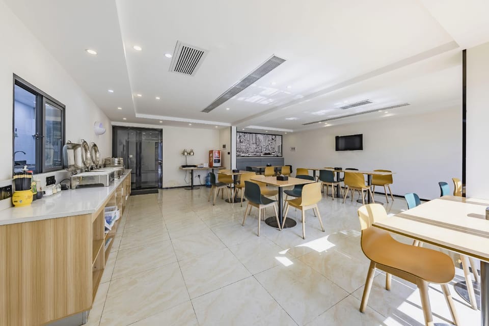 City Comfort Inn Kunming New Luosiwan International Trade City Hotel in China