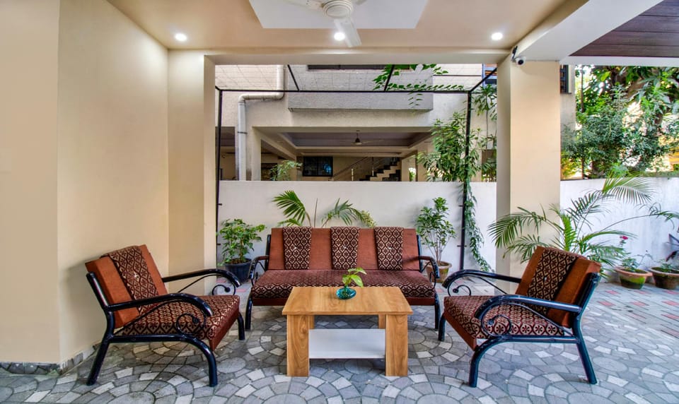 Itsy Hotels Shri Guru Service Apartment Hotel in Maharashtra