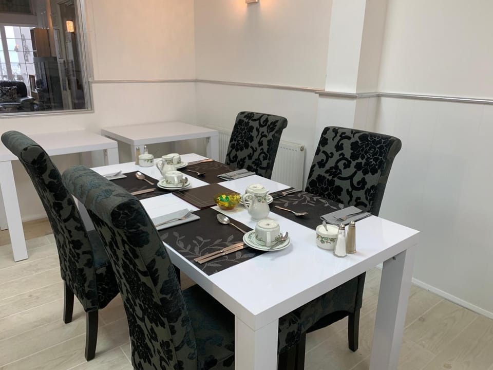 Edelweiss Guest House Hotel in Douglas