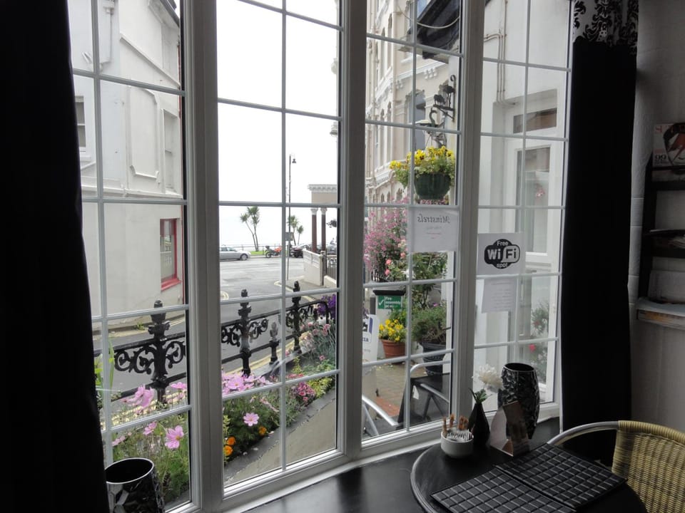 Edelweiss Guest House Hotel in Douglas