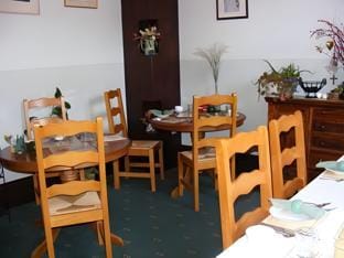 Ashley House Hotel in Dundee