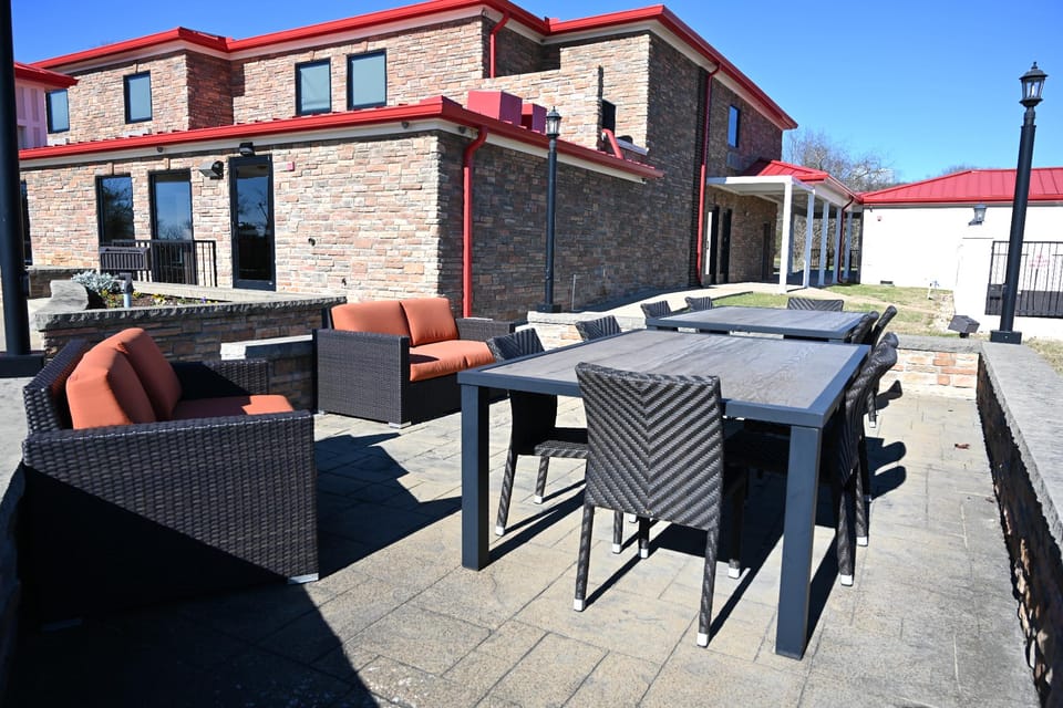 Giles Hotel Inn & Suites  Hotel in Tennessee